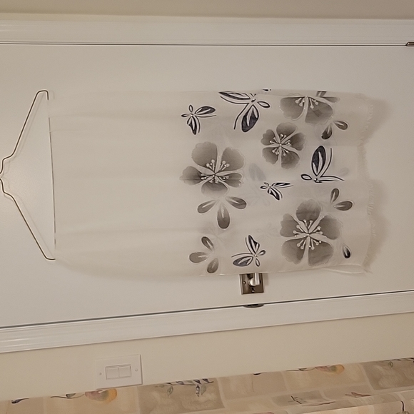 Gauzy scarf with pearls & glittery accents approximately 72 inches in length NWT - Picture 6 of 12